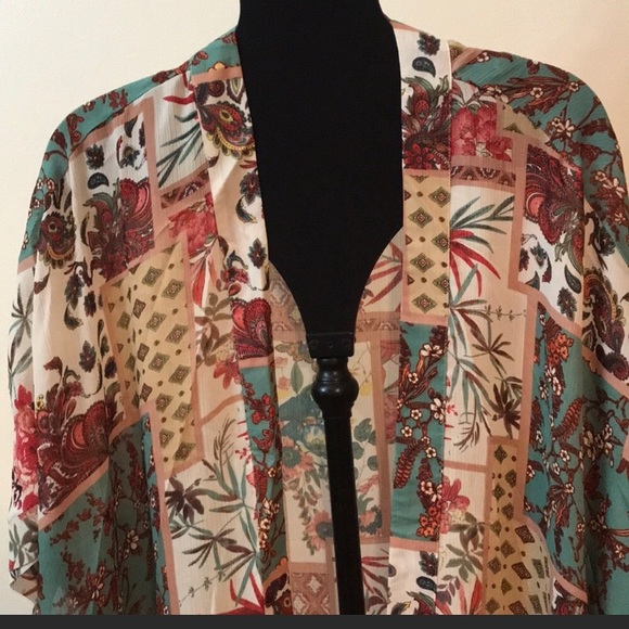 🌵Umgee Patchwork Long Beach Kimono Size 1XL/2XL🌵 - Picture 3 of 5